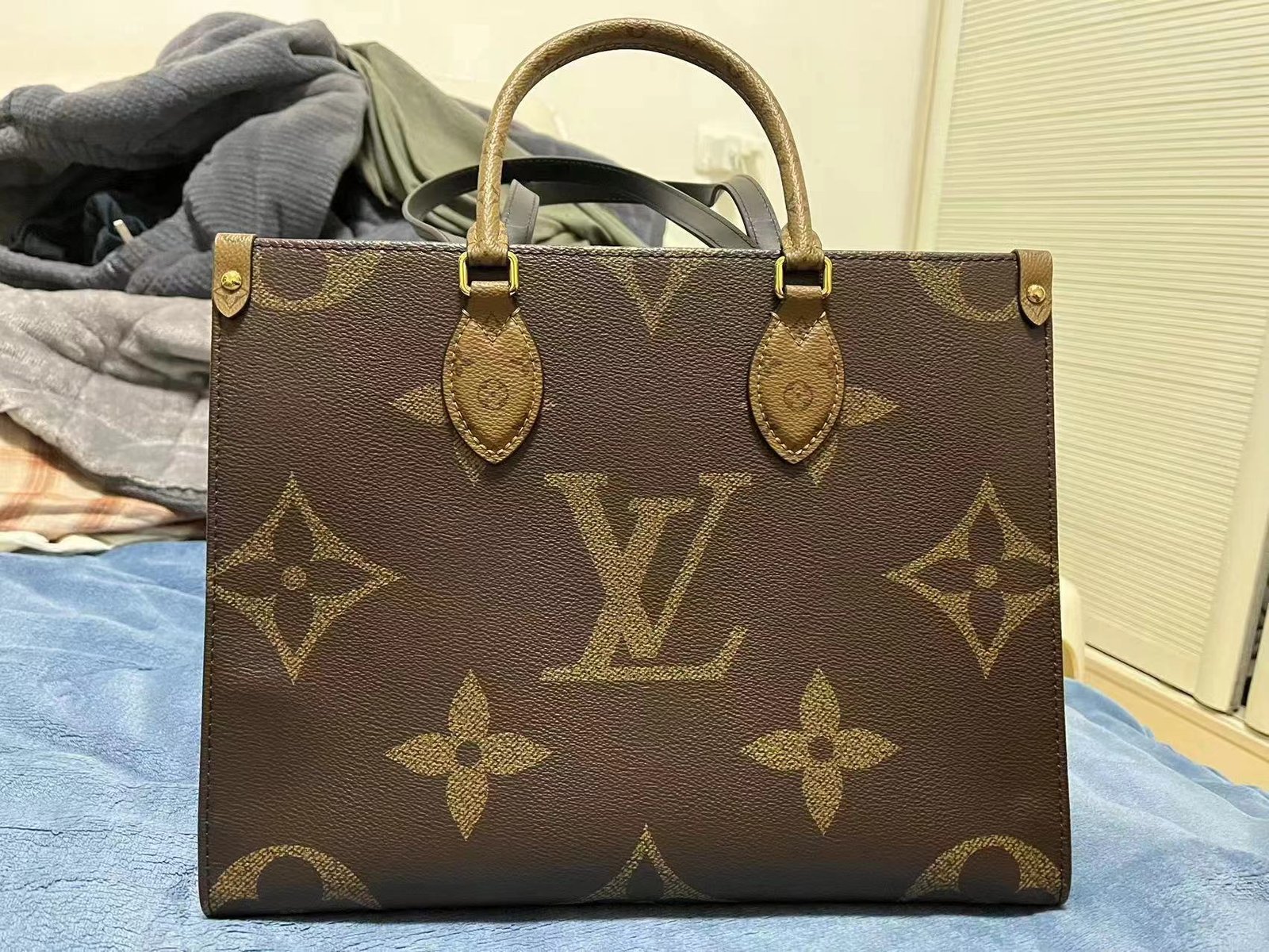 Replica Louis Vuitton Onthego MM Bag Monogram Empreinte M45321 photo review